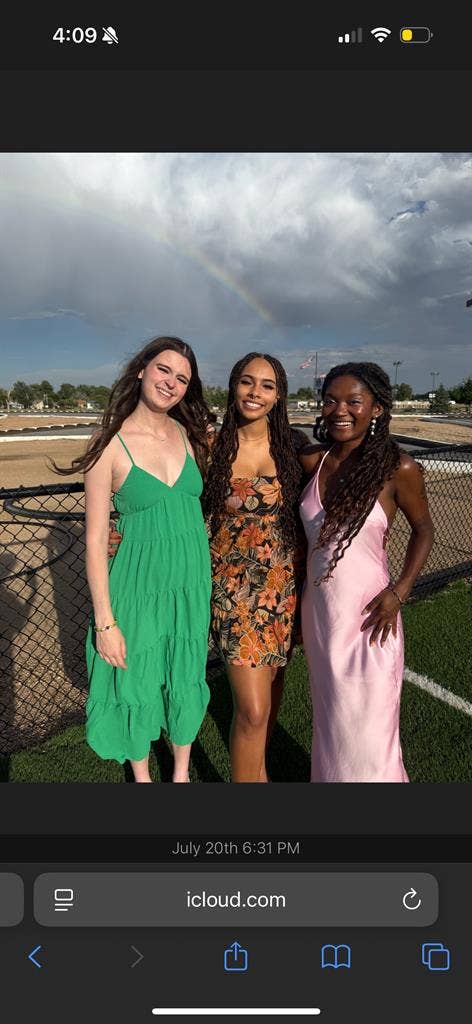 Female roommate needed in townhouse