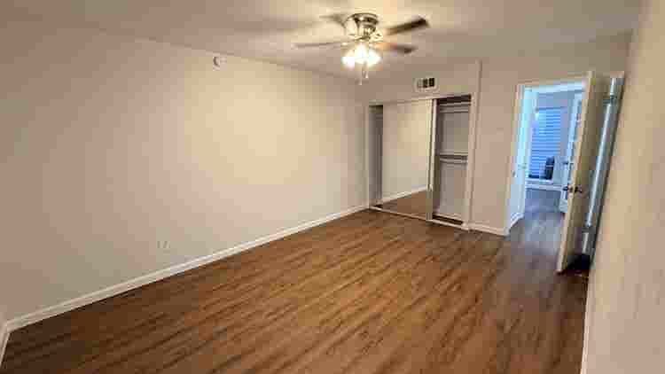 Master Bedroom - Ensuite Bathroom