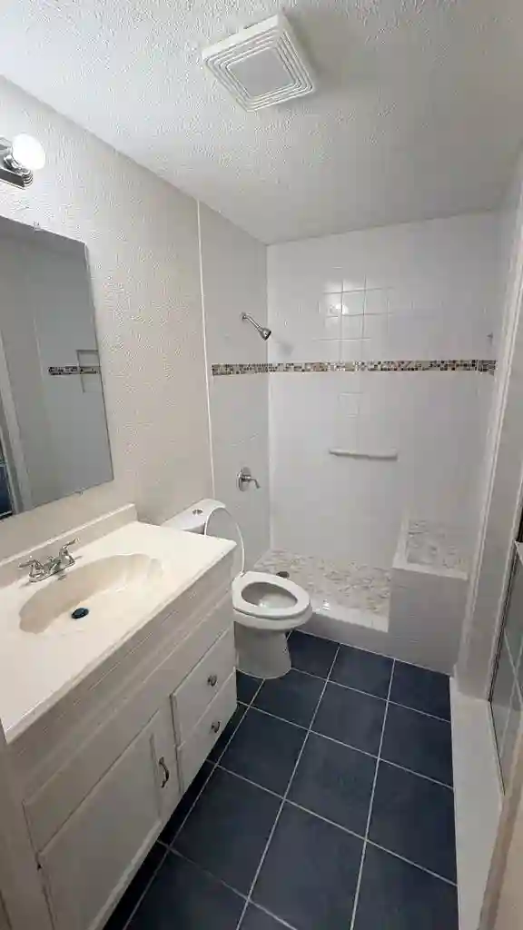 Master Bedroom - Ensuite Bathroom