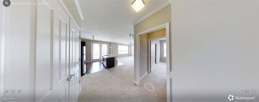 Top floor, corner unit south facing