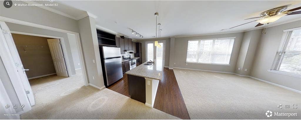 Top floor, corner unit south facing