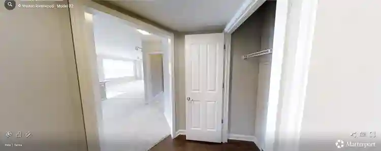 Top floor, corner unit south facing