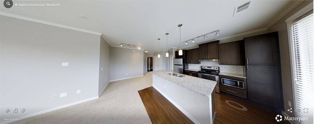 Top floor, corner unit south facing