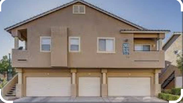 Looking for a FEMALE Roommate!