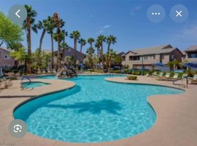 Looking for a FEMALE Roommate!