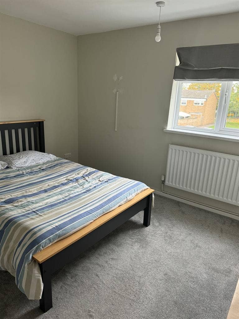 Bright Double Room Available