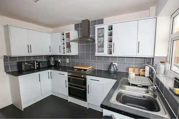 Bright Double Room Available