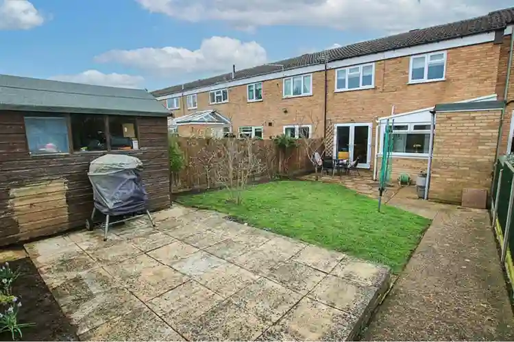 Bright Double Room Available