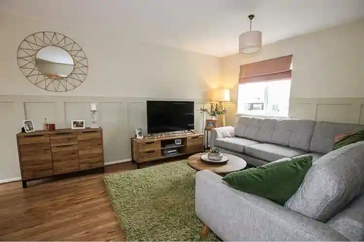 Bright Double Room Available