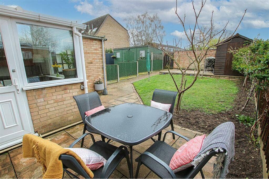 Bright Double Room Available