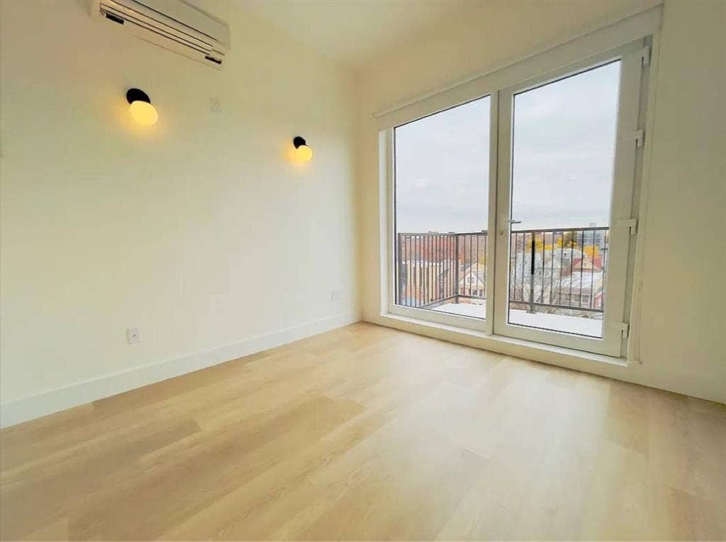 URGENT 2 BR Lease takeover