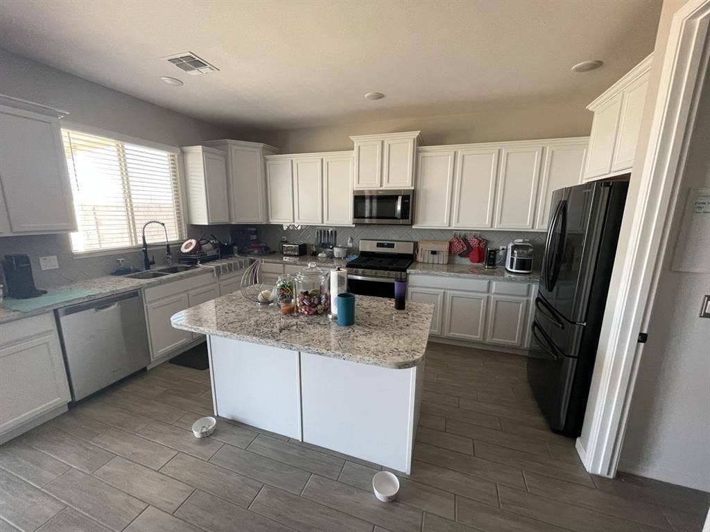 Furnished Room for Rent 💖