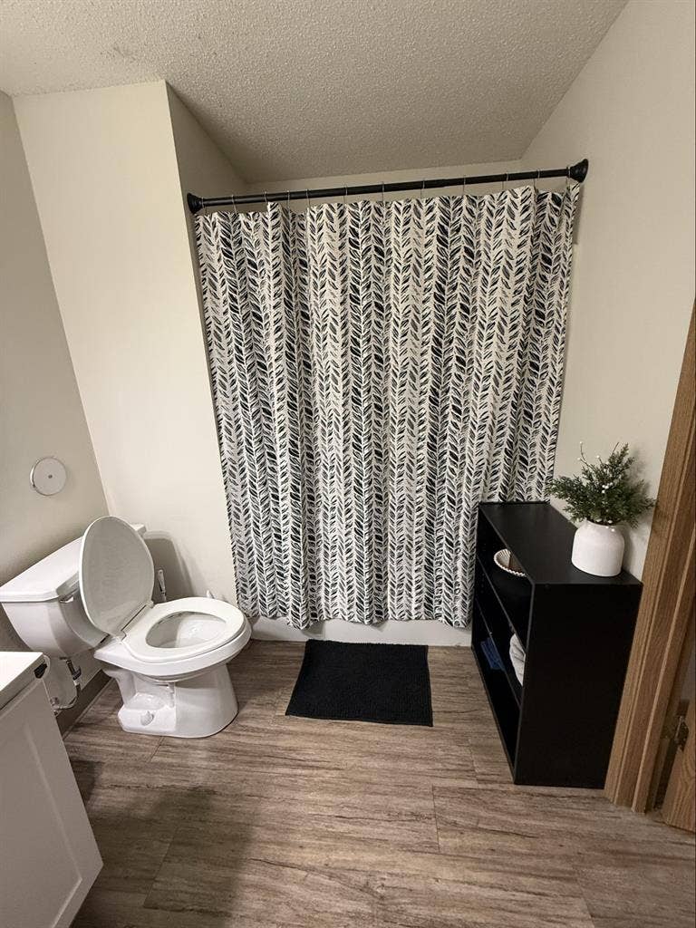 Looking to sublease at Hillcrest!