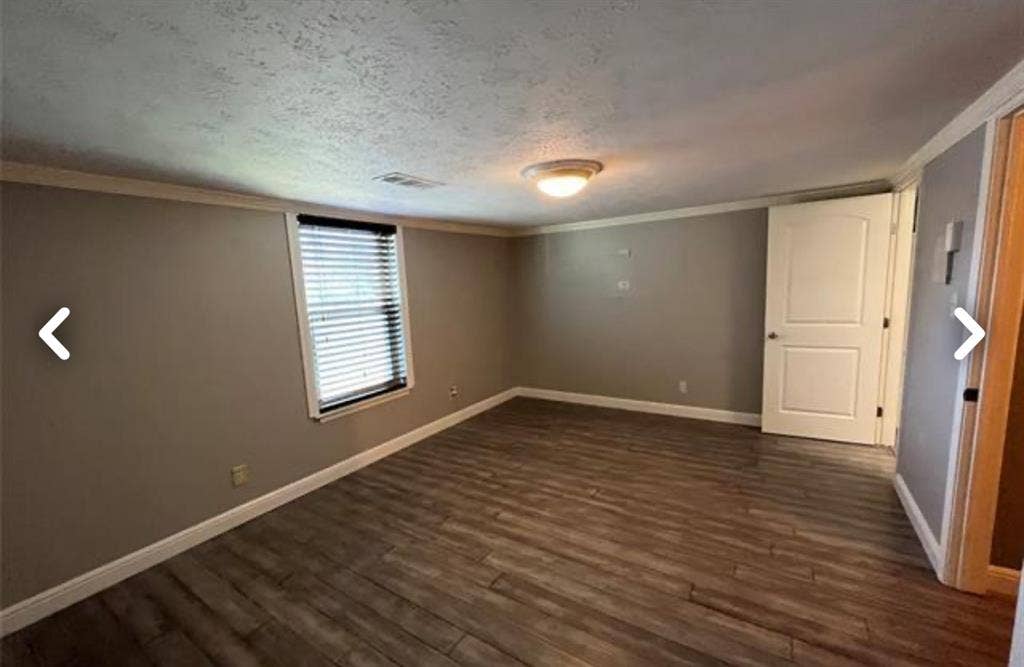 Spacious Room in Peaceful Home