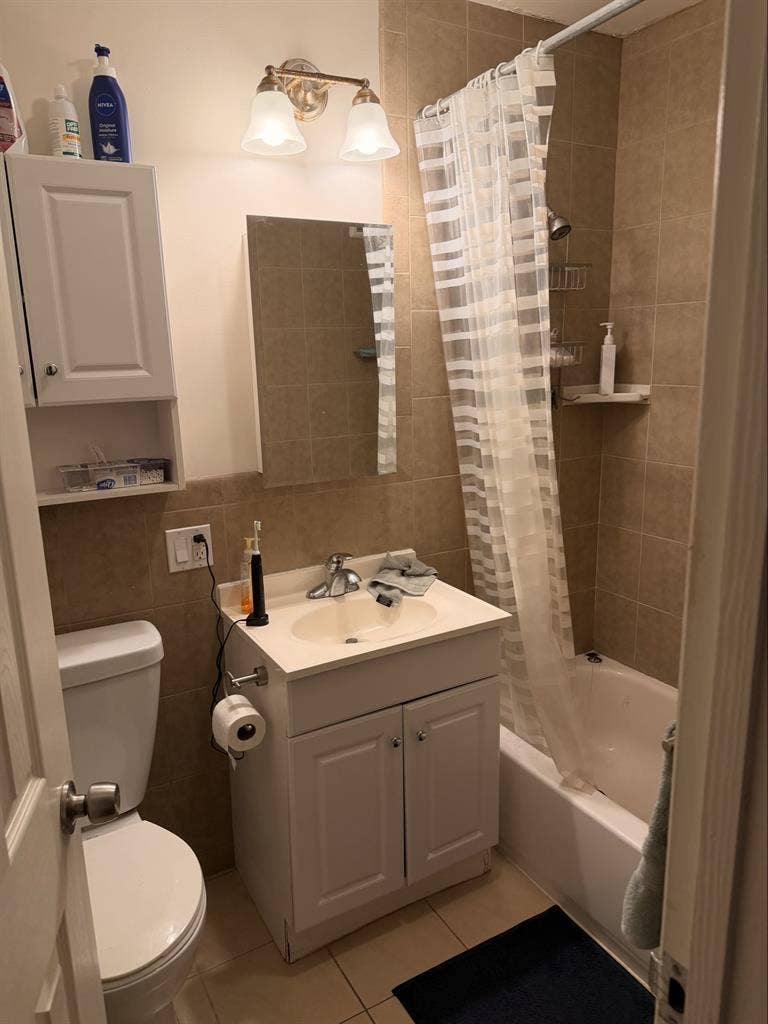 Looking for 3rd Roommate