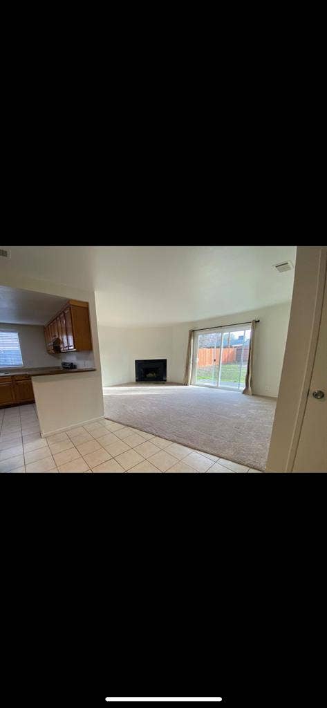 Looking for female roommate