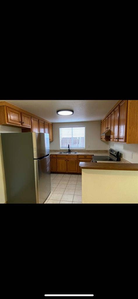 Looking for female roommate