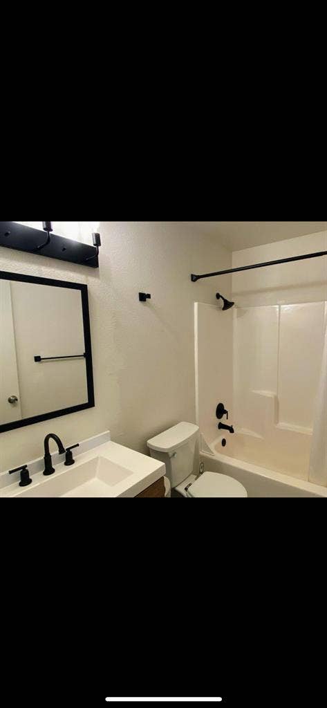 Looking for female roommate