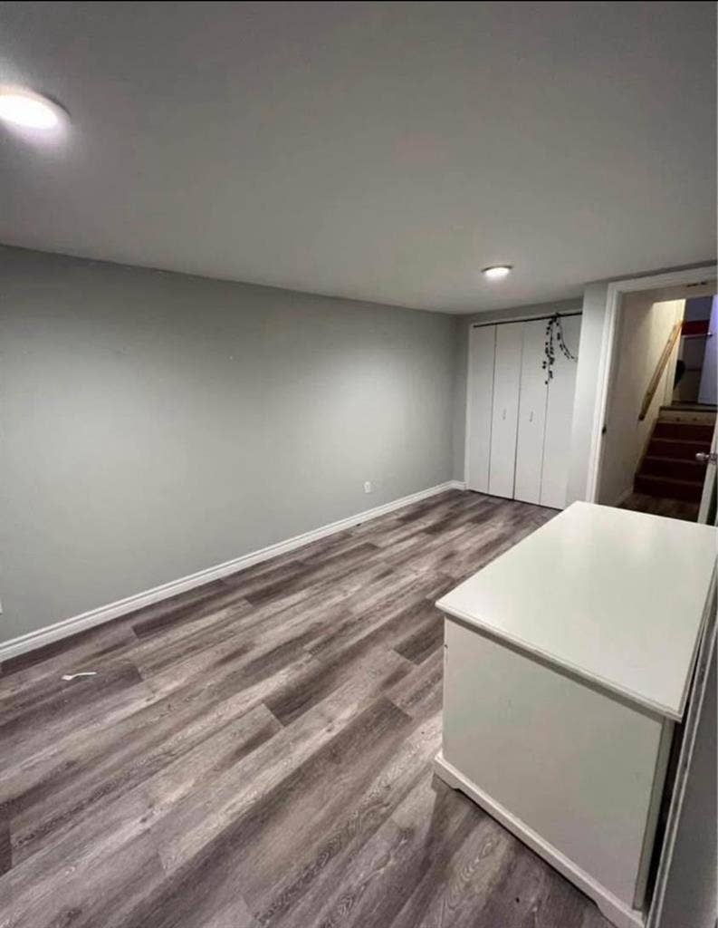 1 Bed+Den Room in North Londonn