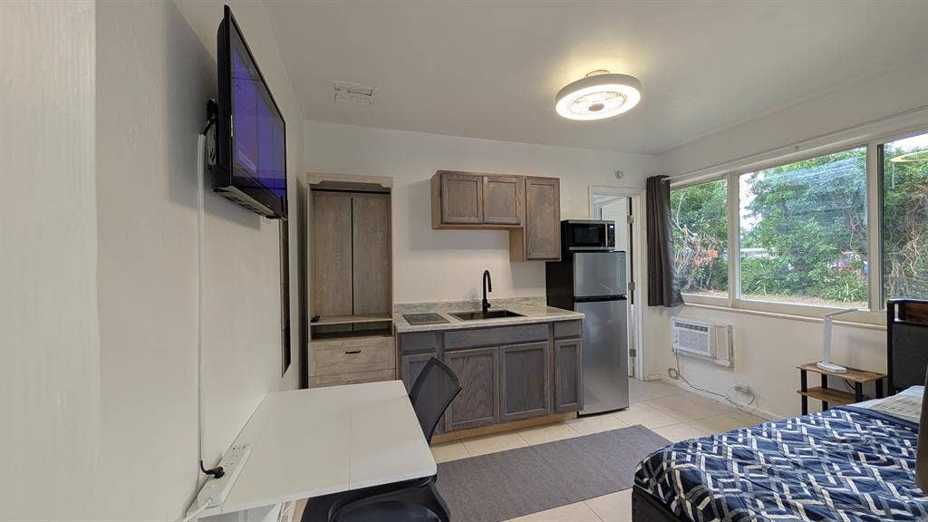 📍 th St, Oakland Park