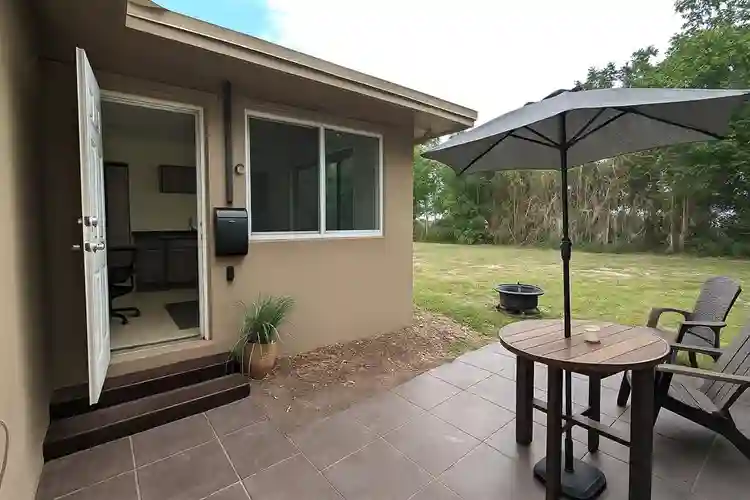 📍 th St, Oakland Park