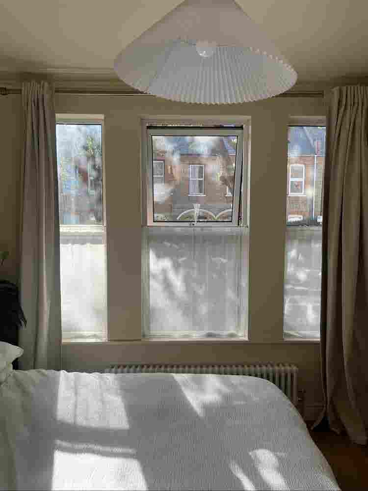 Monday to Friday let, bright double