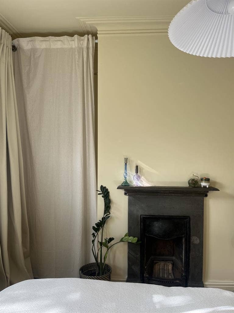 Monday to Friday let, bright double