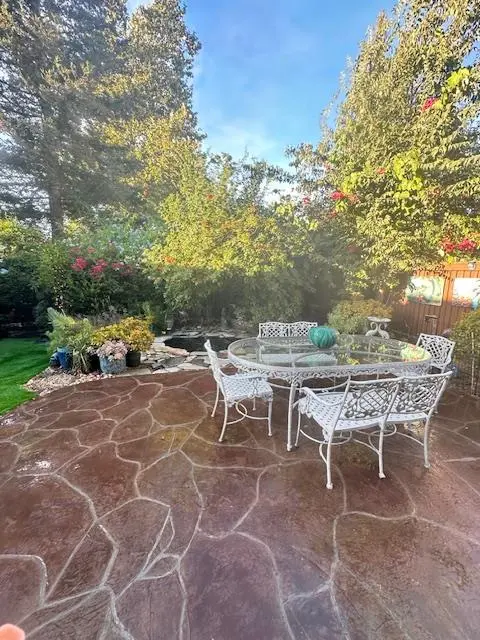 Beautifully Furnished room for rent