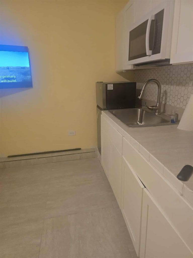 I have a studio apartment available