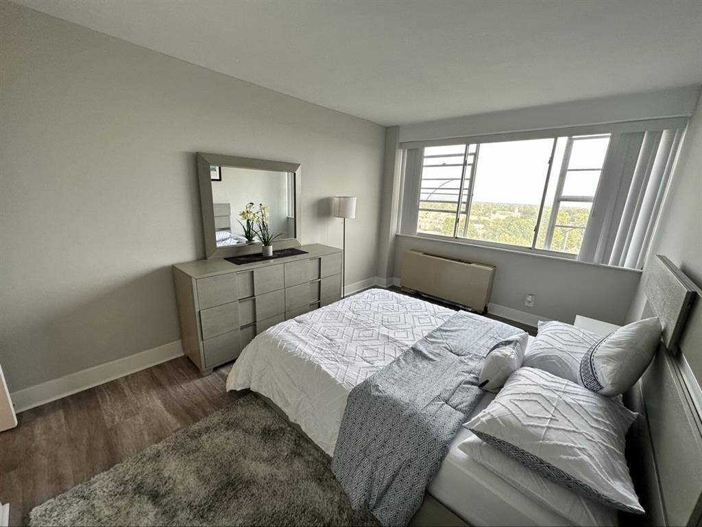 Room for Rent  in Chestnut Hill