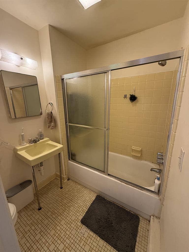 Fully furnished  Bath apt