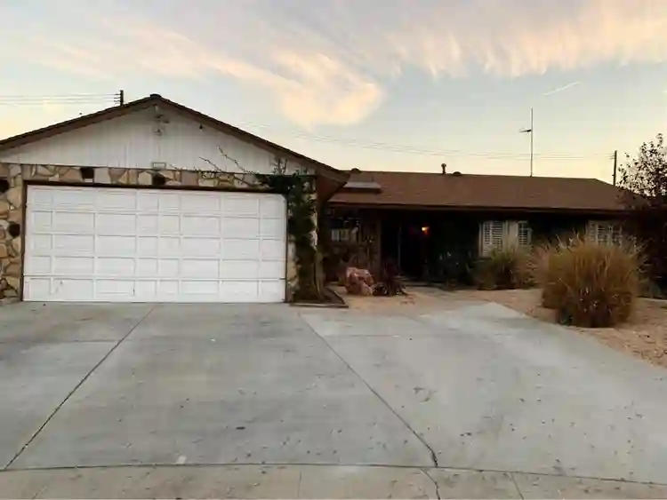 Room, private bathroom, furnished