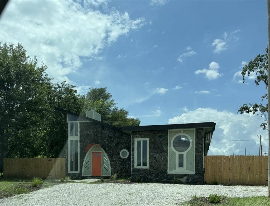 Searching for two renters.