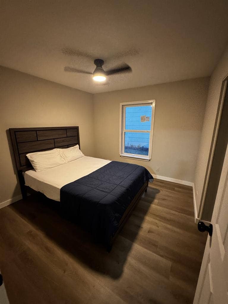 Rooms available for rent.