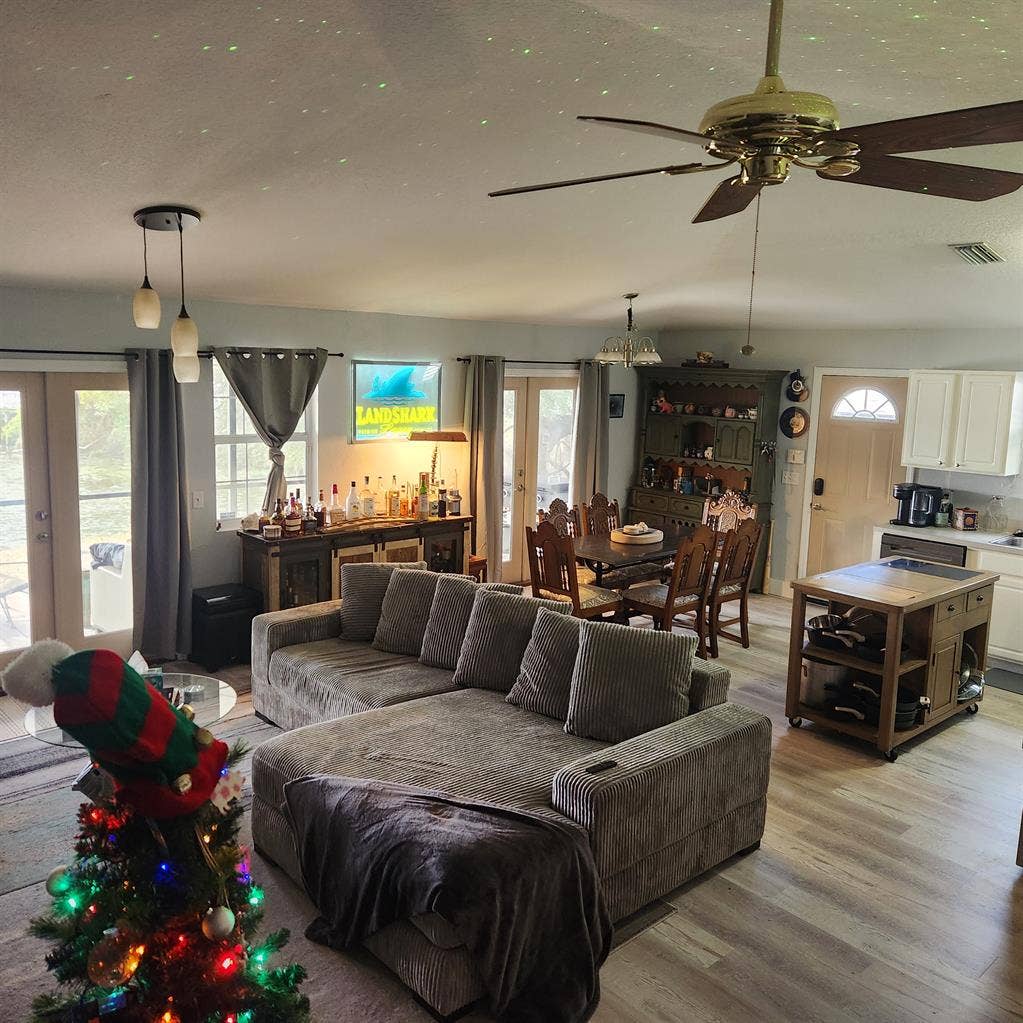 King size bedroom for rent.