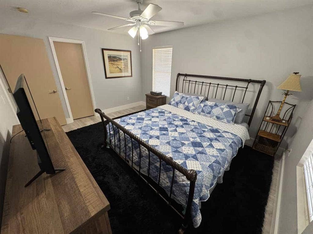 King size bedroom for rent.