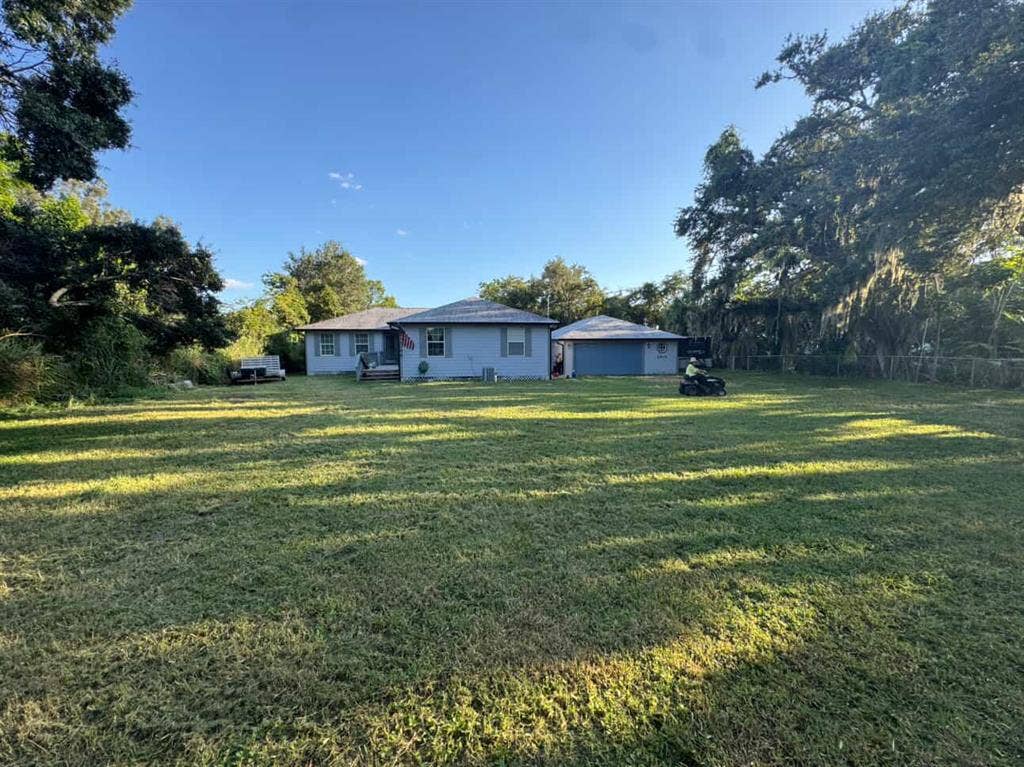 King size bedroom for rent.