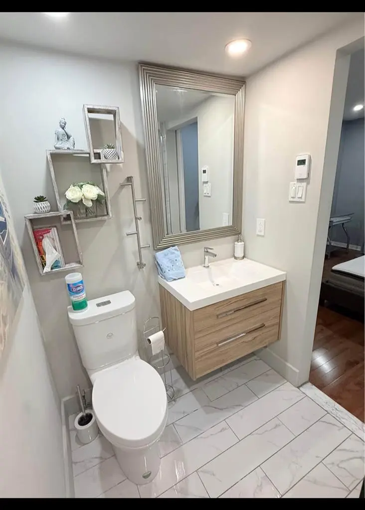 Master bedroom + walk in