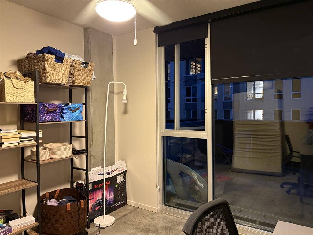 1 private bedroom, shared bathroom