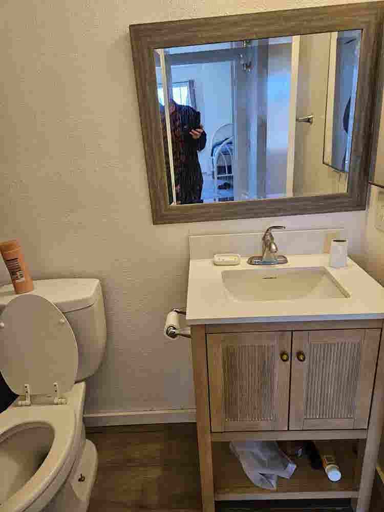 bath furnished condo