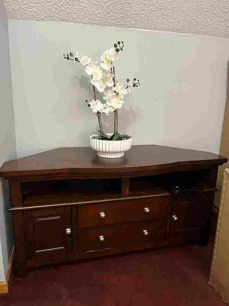 Nice and clean room in Danbury.