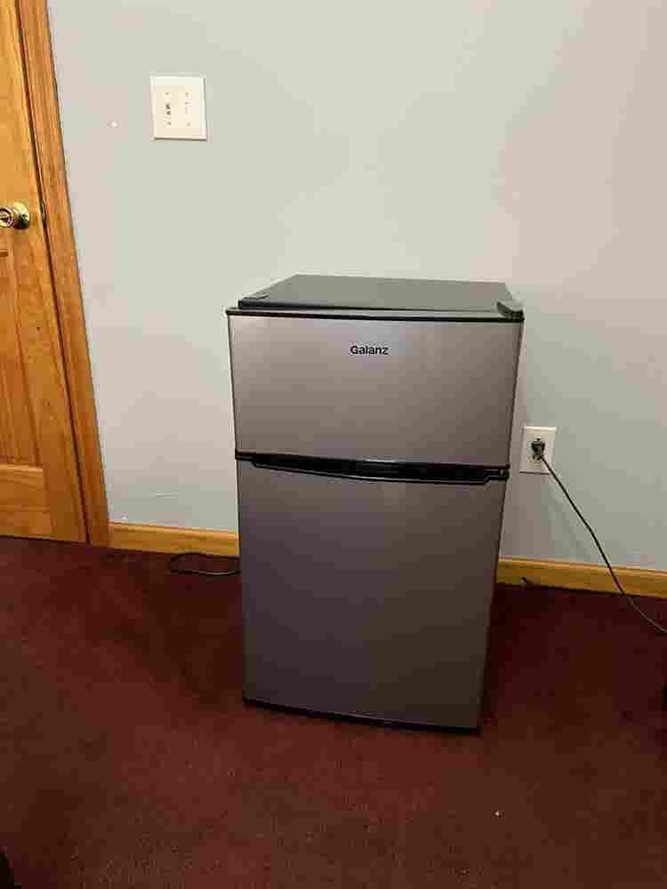 Nice and clean room in Danbury.