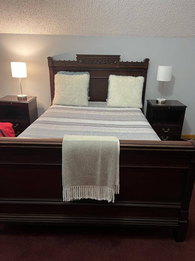 Nice and clean room in Danbury.