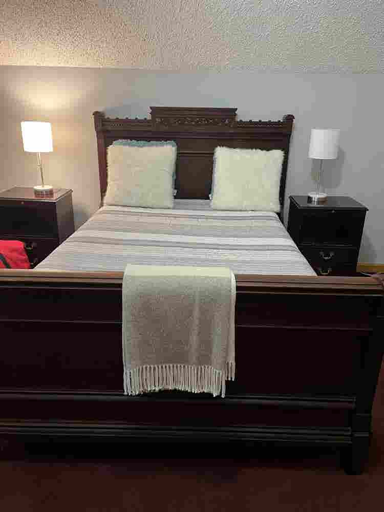 Nice and clean room in Danbury.