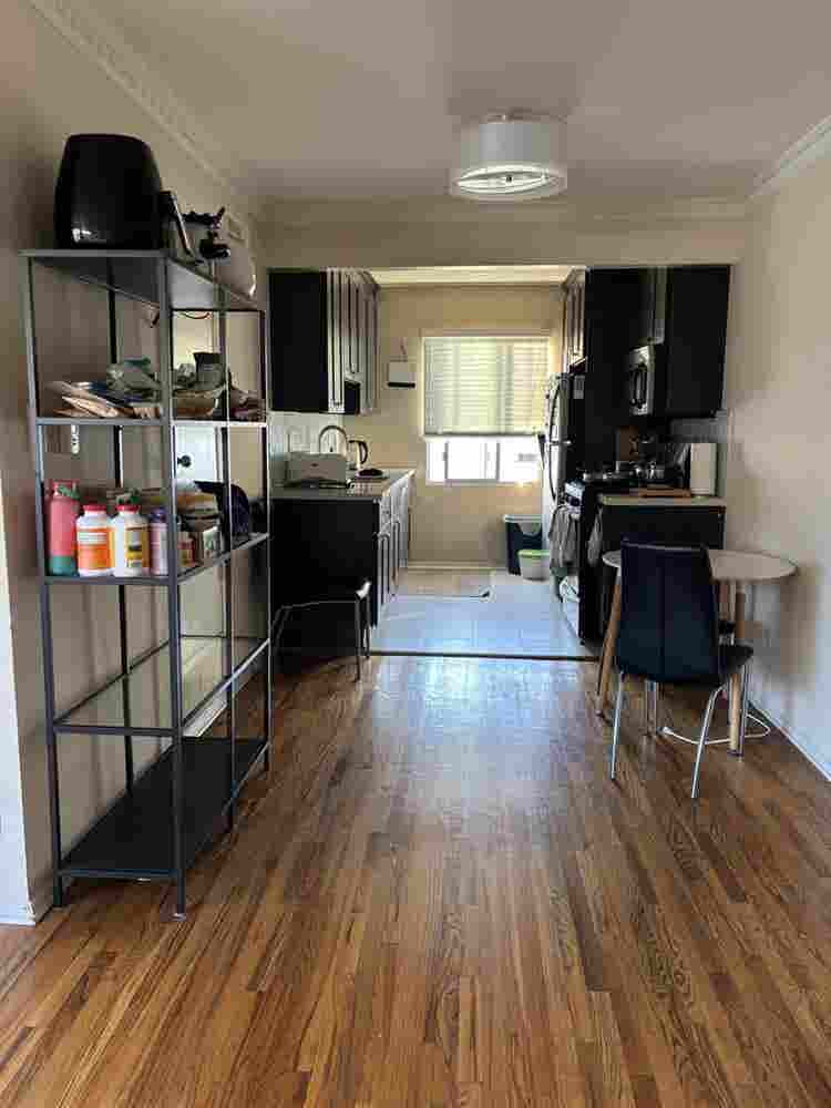 LOOKING FOR ROOMMATE PALMS, LA