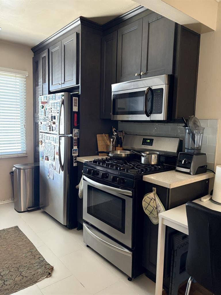 LOOKING FOR ROOMMATE PALMS, LA