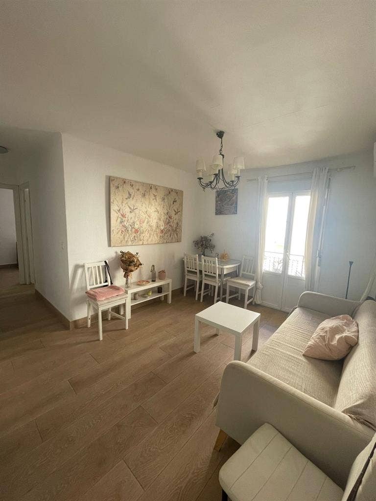 Buscamos compañera de piso