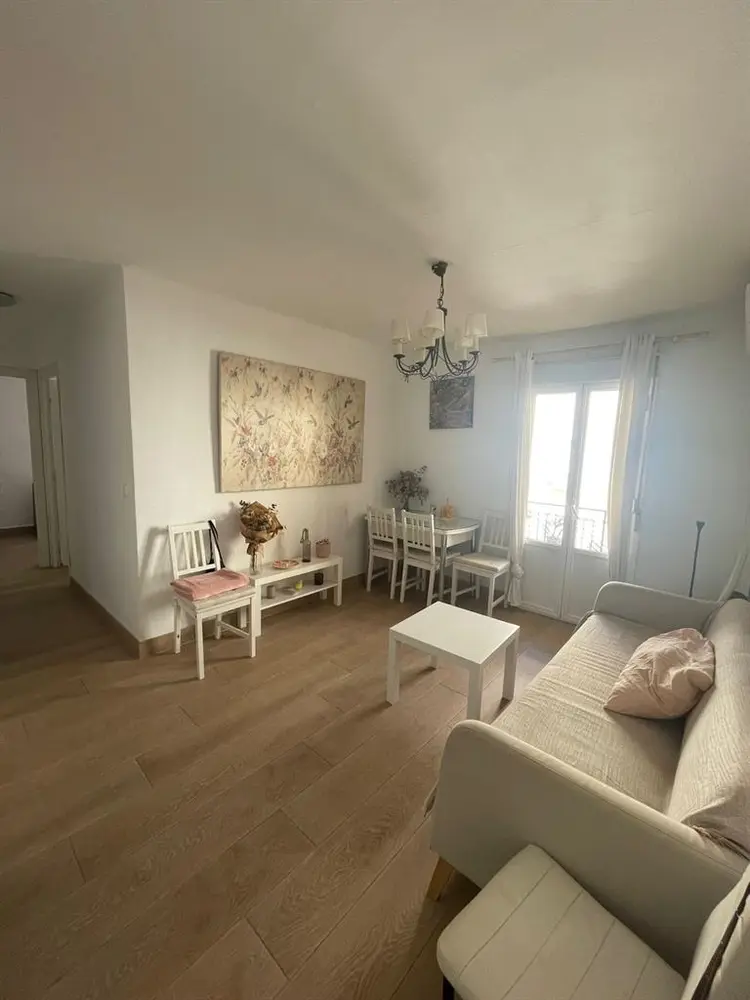 Buscamos compañera de piso