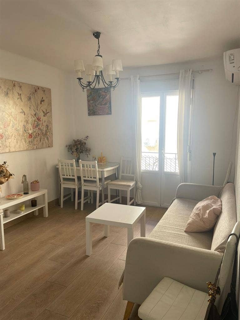 Buscamos compañera de piso