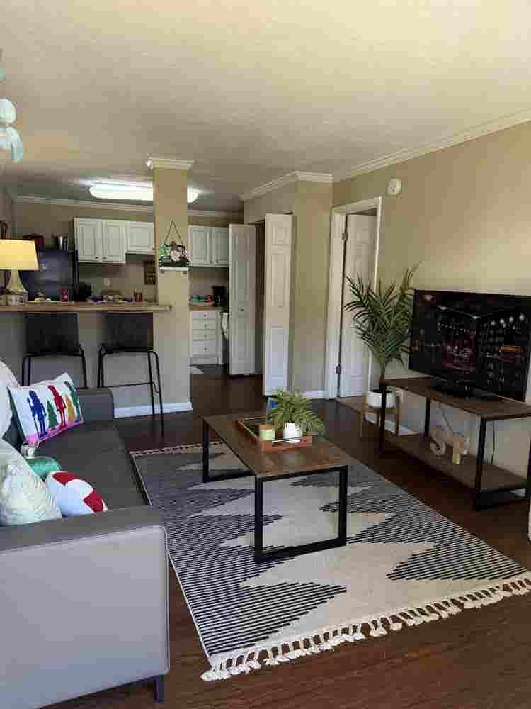 Furnished unit available in Dec.